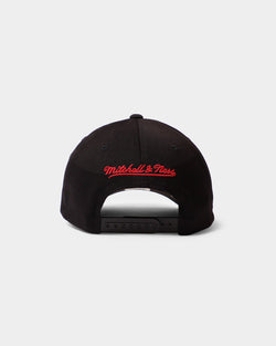 MITCHELL & NESS 110 SNAP BLACK CORE TEAM LOGO CHICAGO BULLS