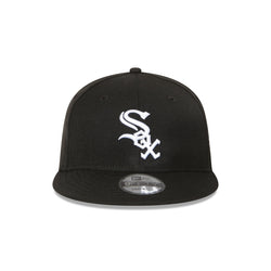 NEW ERA  9FIFTY SNAPBACK BLACK/WHITE CAP - CHICAGO WHITE SOCKS
