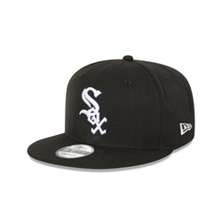 NEW ERA  9FIFTY SNAPBACK BLACK/WHITE CAP - CHICAGO WHITE SOCKS