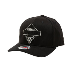 MITCHELL & NESS CHICAGO BULLS DIAMOND ONE PINCH PANEL SNAPBACK