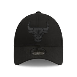 NEW ERA ADJUSTABLE 9FORTY CAP BLACK/BLACK - CHICAGO BULLS